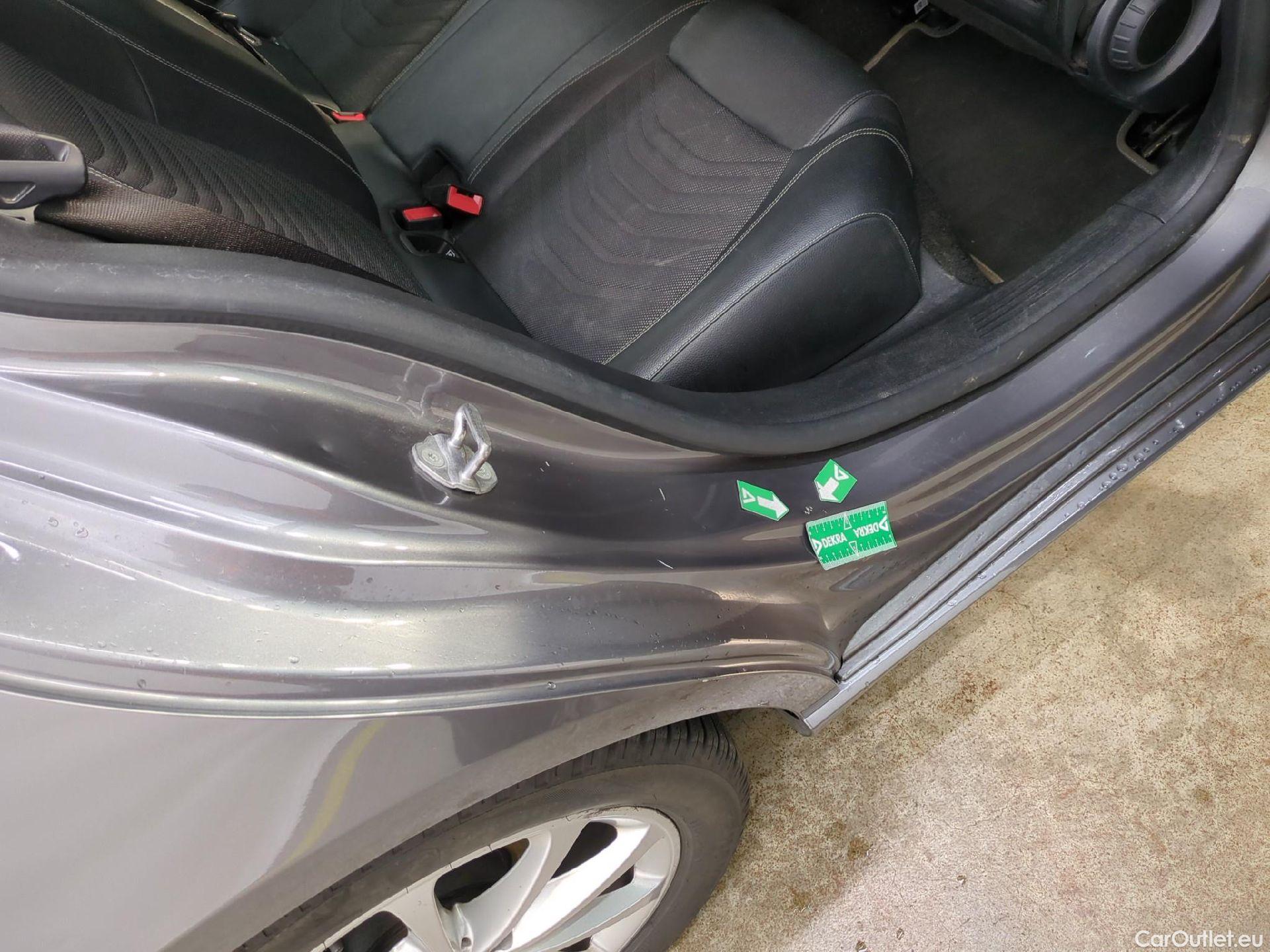  Mercedes  A-Klasse MERCEDES-BENZ Classe A Compact / 2018 / 5P / Berline A 200 d Business Line 8G-DCT #12