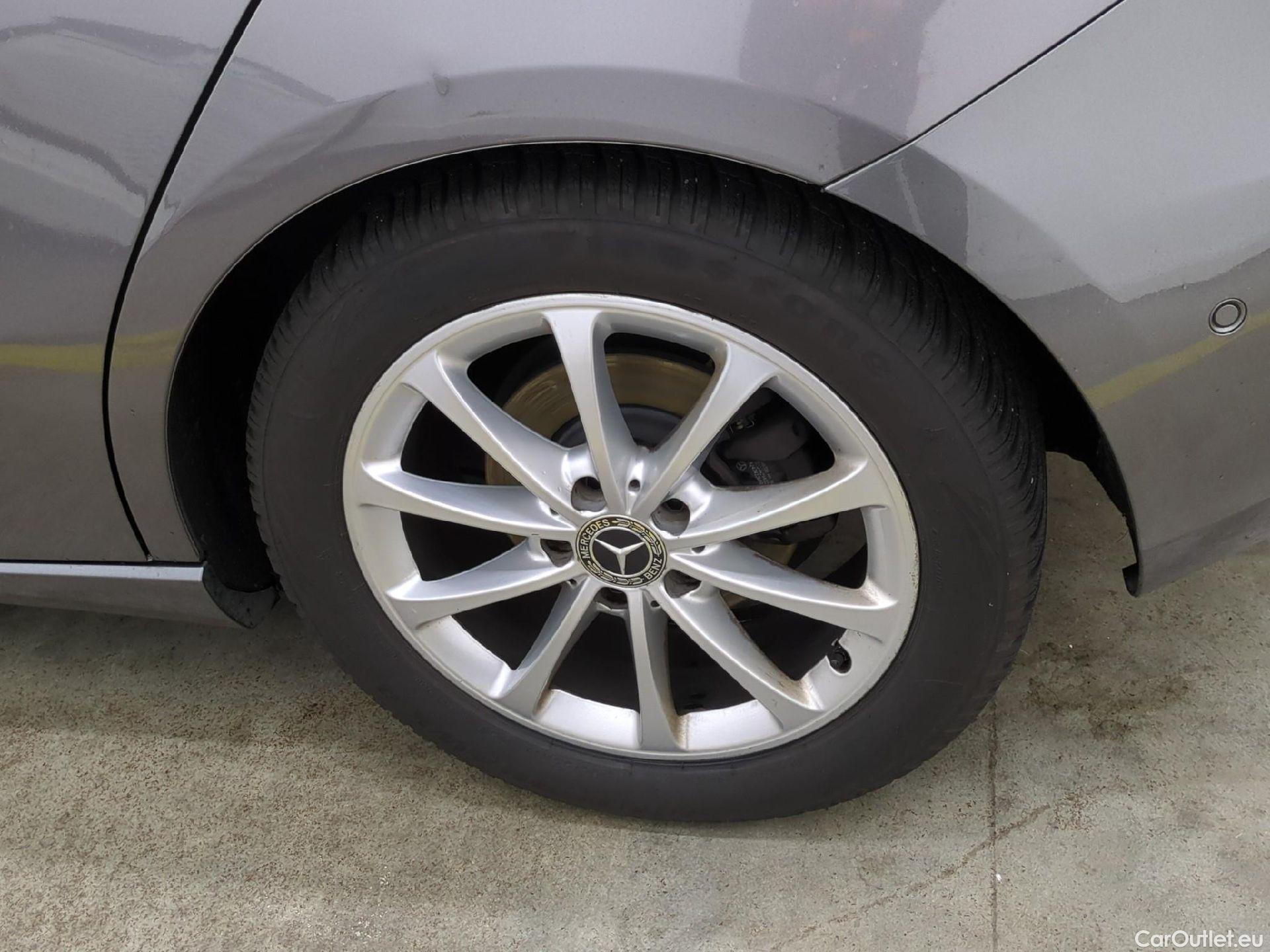  Mercedes  A-Klasse MERCEDES-BENZ Classe A Compact / 2018 / 5P / Berline A 200 d Business Line 8G-DCT #7