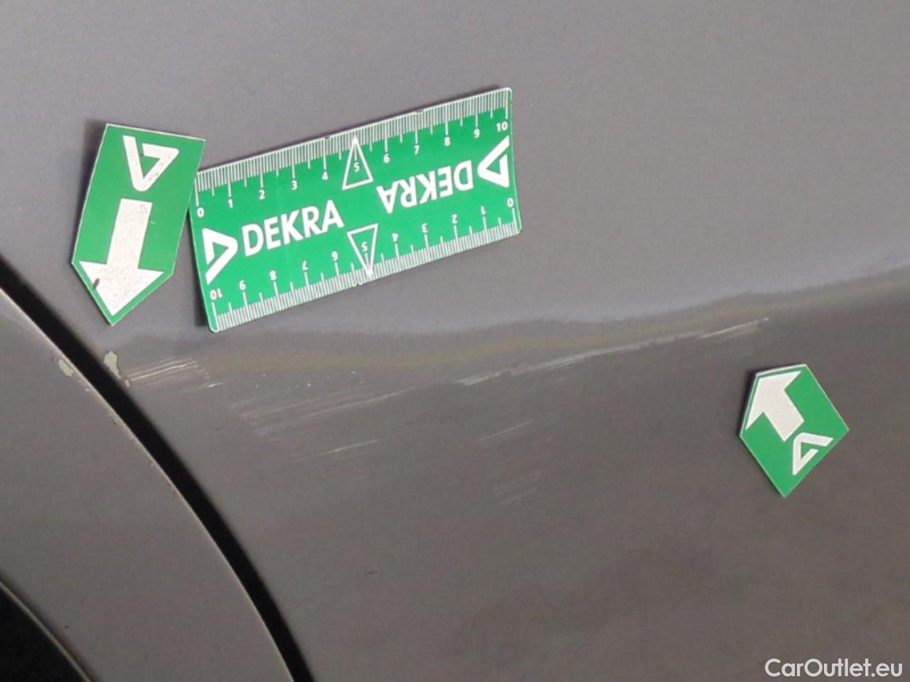  Mercedes  A-Klasse MERCEDES-BENZ Classe A Compact / 2018 / 5P / Berline A 200 d Business Line 8G-DCT #34