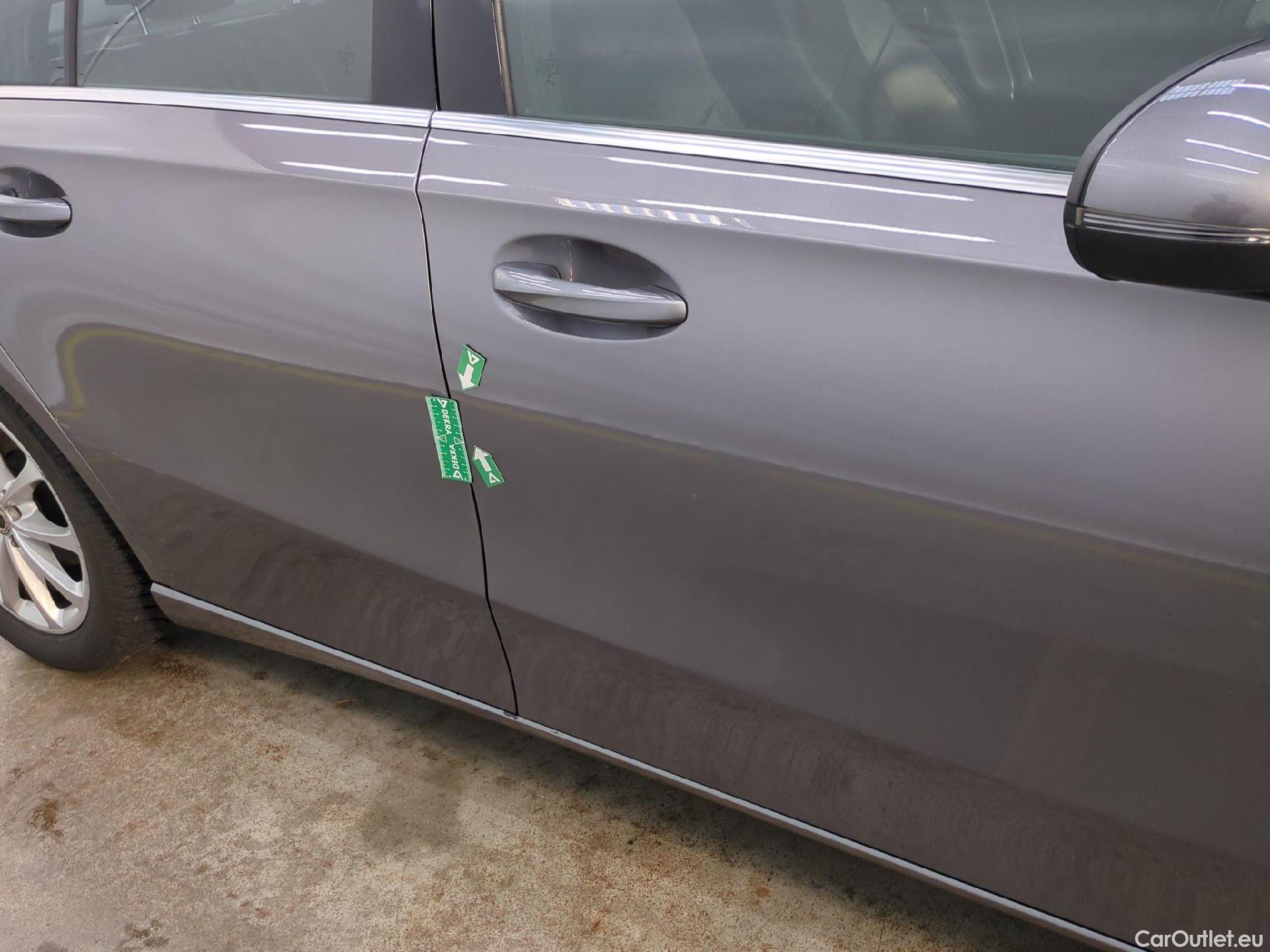  Mercedes  A-Klasse MERCEDES-BENZ Classe A Compact / 2018 / 5P / Berline A 200 d Business Line 8G-DCT #37