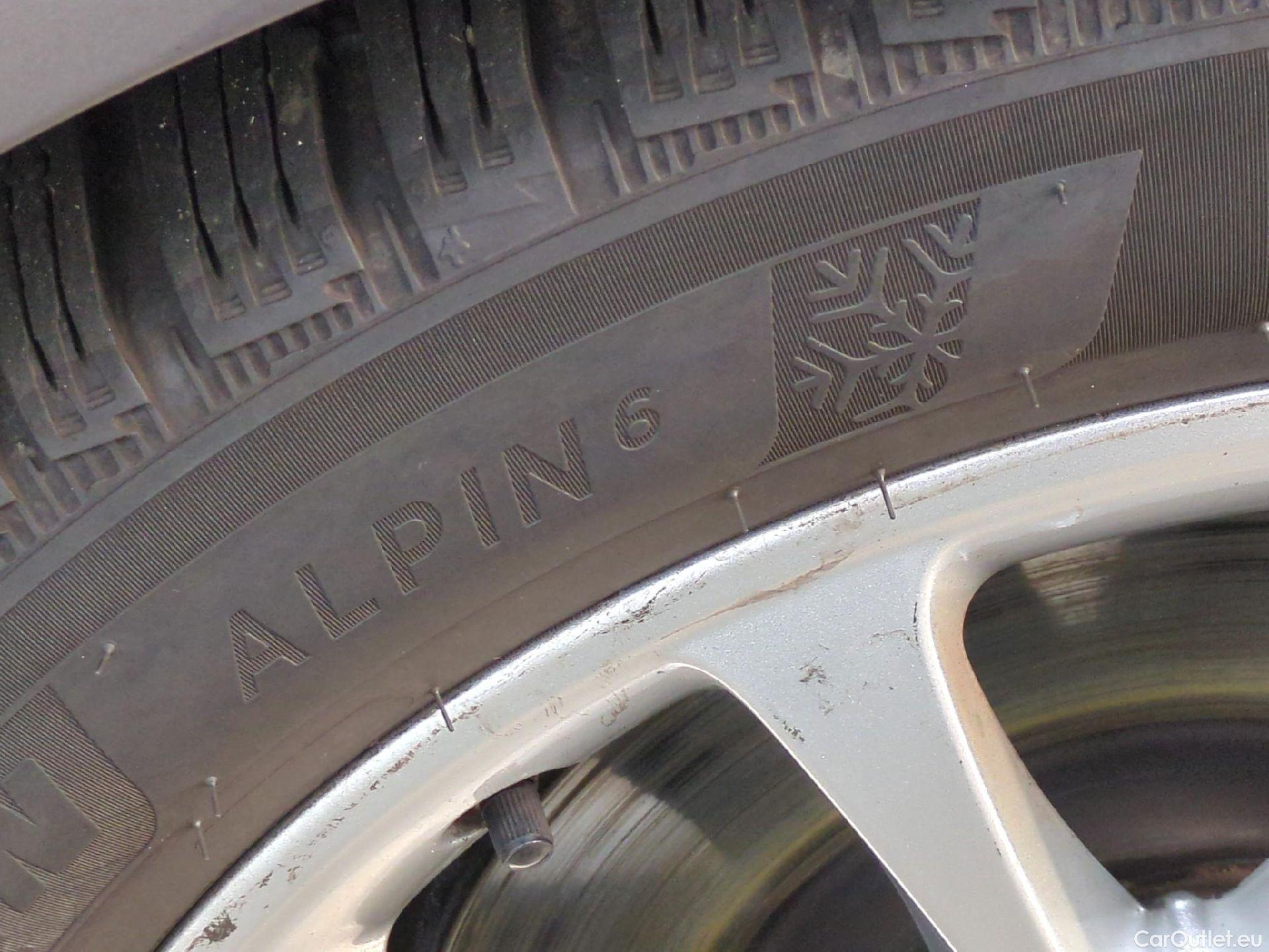  Mercedes  A-Klasse MERCEDES-BENZ Classe A Compact / 2018 / 5P / Berline A 200 d Business Line 8G-DCT #39