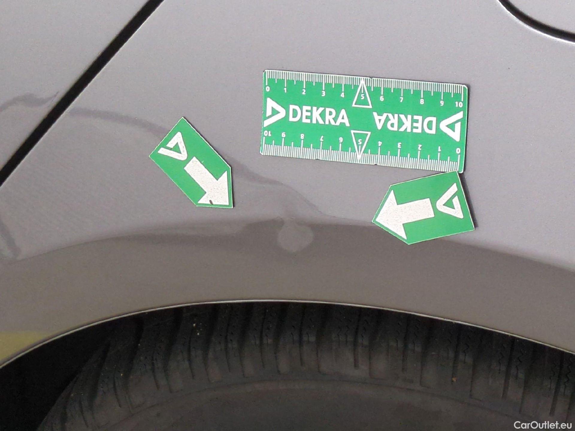  Mercedes  A-Klasse MERCEDES-BENZ Classe A Compact / 2018 / 5P / Berline A 200 d Business Line 8G-DCT #24