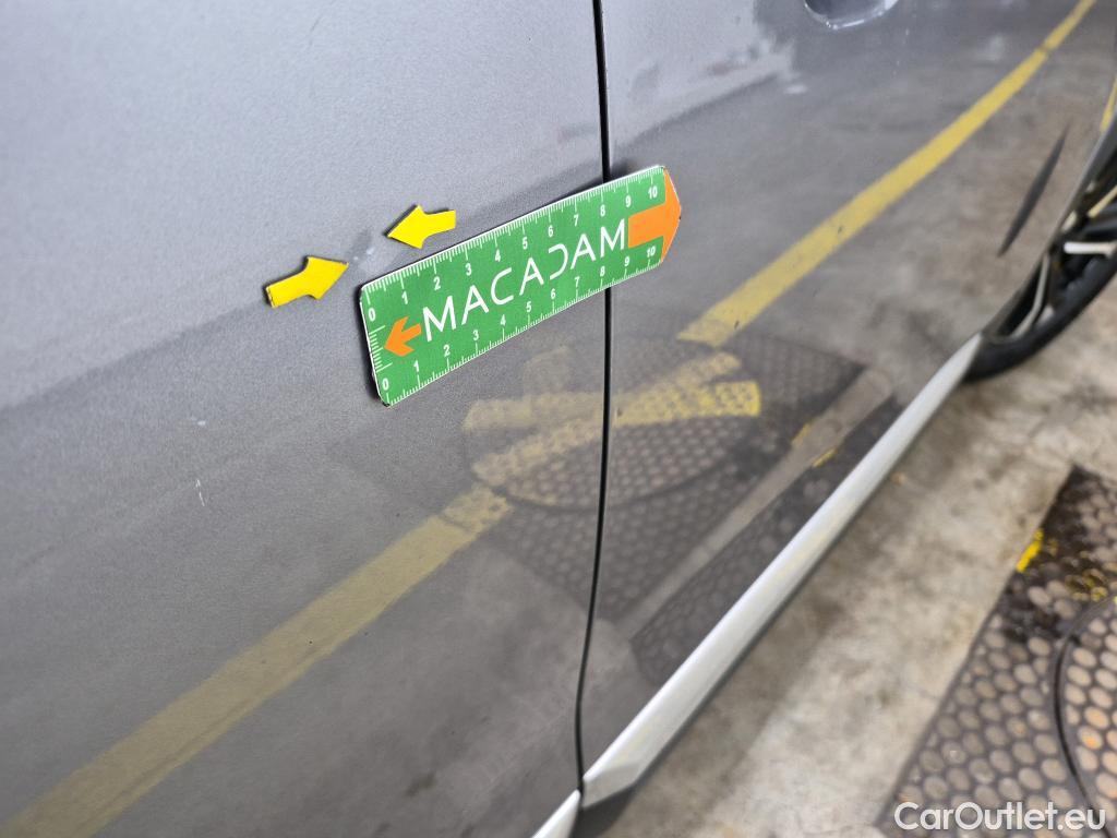  Peugeot  2008  Allure Pack 1.5 HDi 130CV BVA8 E6d #28