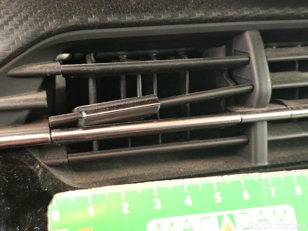  Peugeot  2008  Active Pack 1.5 HDi 110CV BVM6 E6d #9