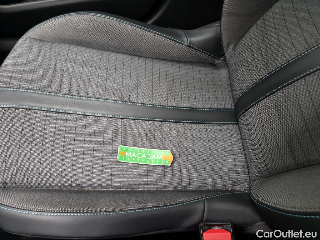  Peugeot  2008  Allure Pack 1.5 HDi 130CV BVA8 E6d #4