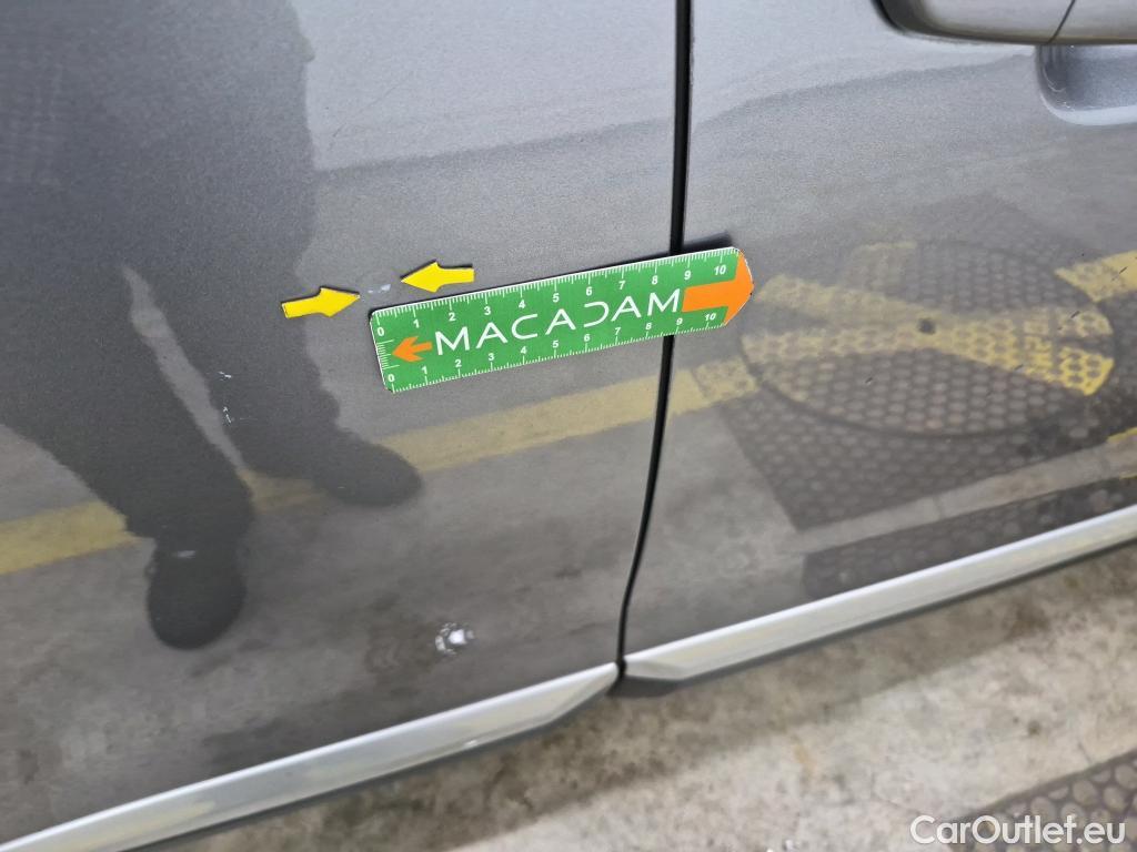  Peugeot  2008  Allure Pack 1.5 HDi 130CV BVA8 E6d #26