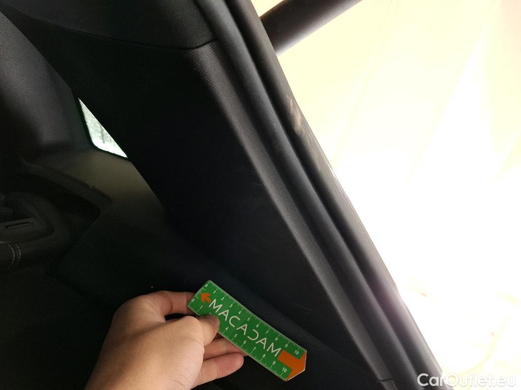  Mercedes  GLA MERCEDES-BENZ  / 2020 / 5P / SUV 2.0  200 D BUSINESS LINE DCT #8