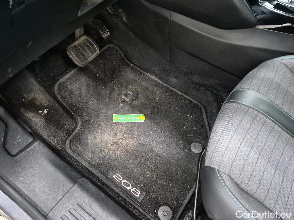  Peugeot  2008  Allure Pack 1.5 HDi 130CV BVA8 E6d #1