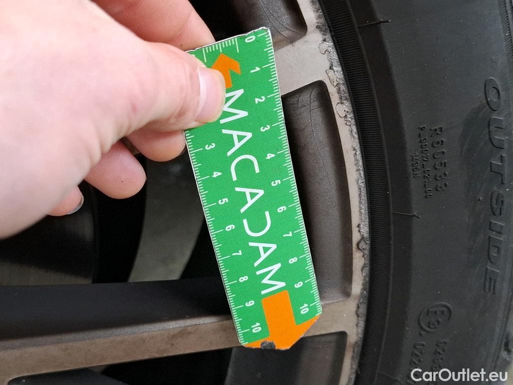  Mercedes  CLA-Klasse MERCEDES-BENZ CLA Shooting Brake / 2019 / 5P / Break CLA 200 d Business Line BA8 #4