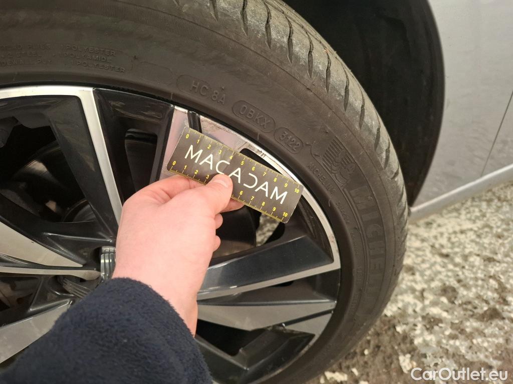  Peugeot  308  Allure 1.5 HDi 130CV BVA8 E6d #33