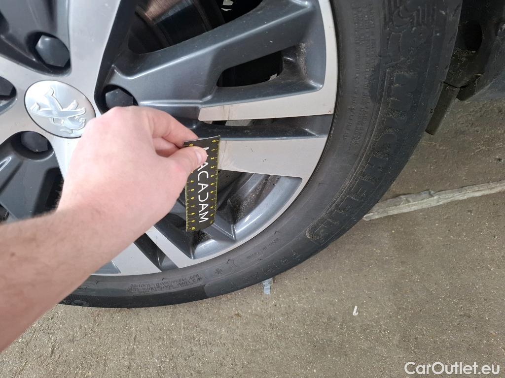  Peugeot  3008  II Allure Pack 1.5 HDi 130CV BVA8 E6d #48