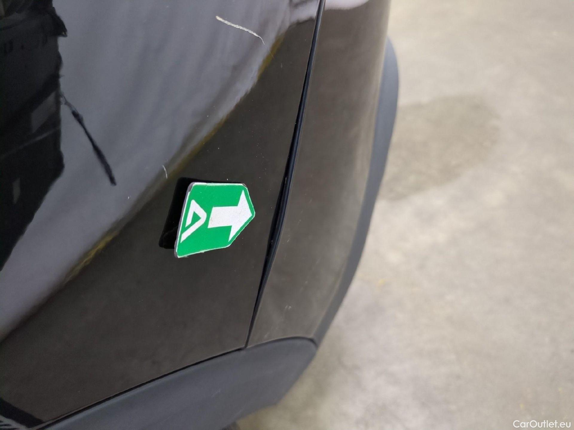  Peugeot  5008  Allure Pack 1.5 HDi 130CV BVA8 7 Sieges E6d #46