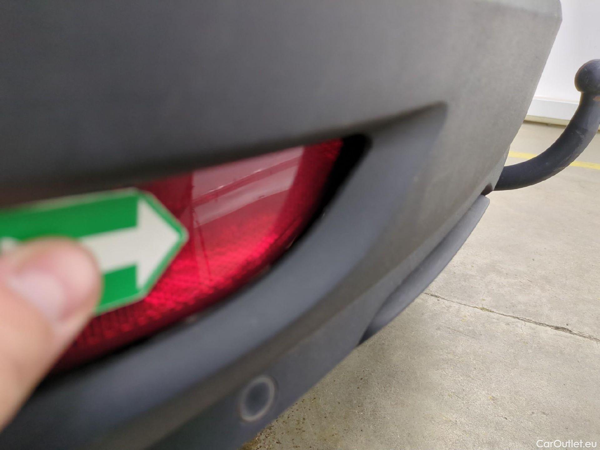  Peugeot  5008  Allure Pack 1.5 HDi 130CV BVA8 7 Sieges E6d #53