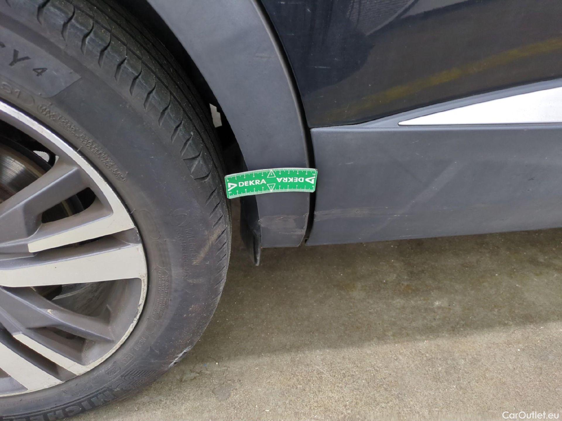  Peugeot  5008  Allure Pack 1.5 HDi 130CV BVA8 7 Sieges E6d #30