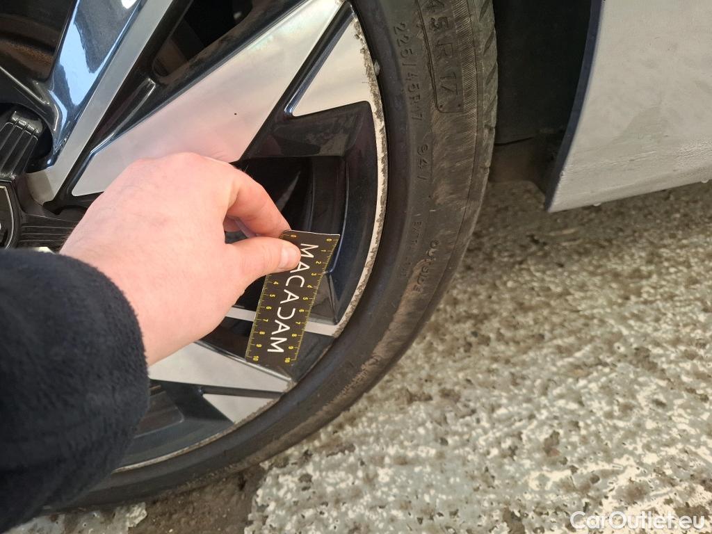  Peugeot  308  Allure 1.5 HDi 130CV BVA8 E6d #45