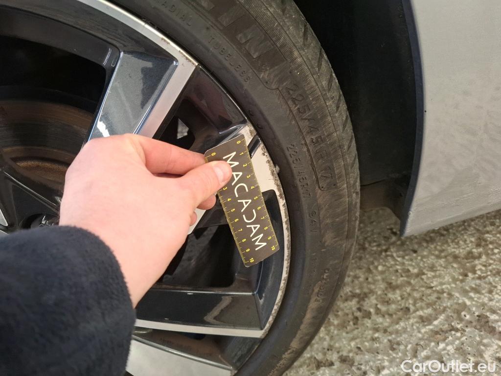  Peugeot  308  Allure 1.5 HDi 130CV BVA8 E6d #44