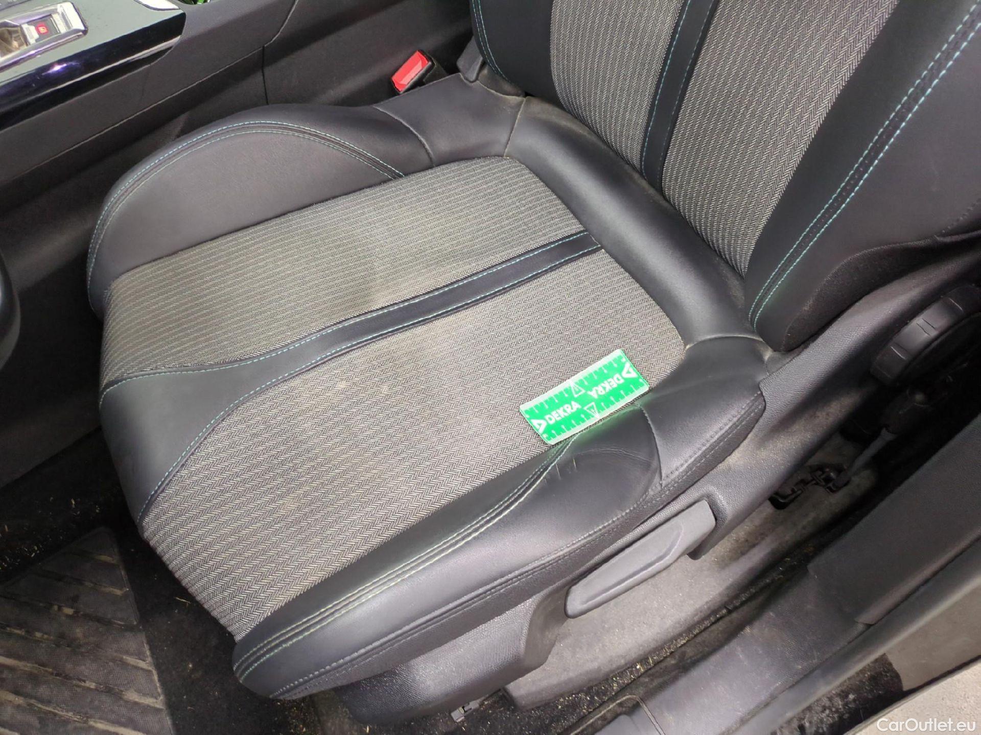  Peugeot  5008  Allure Pack 1.5 HDi 130CV BVA8 7 Sieges E6d #1