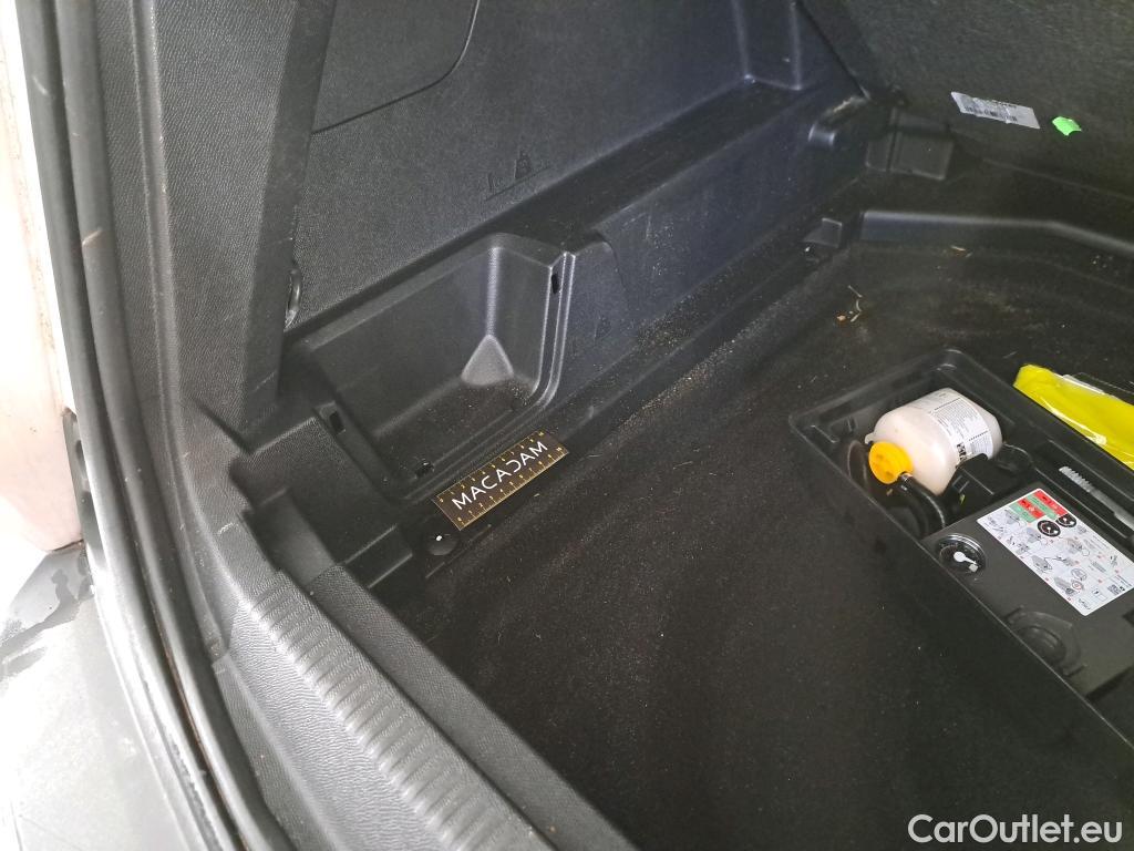  Peugeot  3008  Allure Pack 1.5 HDi 130CV BVA8 E6d #47