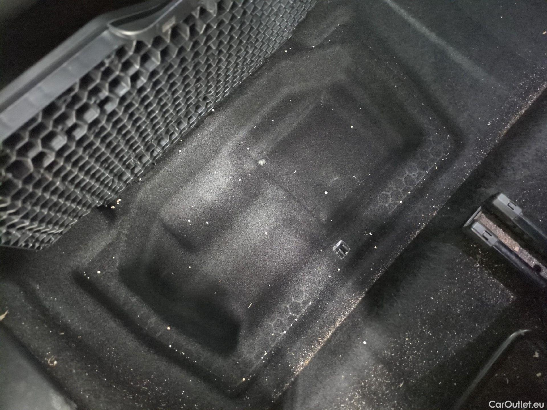  Peugeot  5008  Allure Pack 1.5 HDi 130CV BVA8 7 Sieges E6d #14