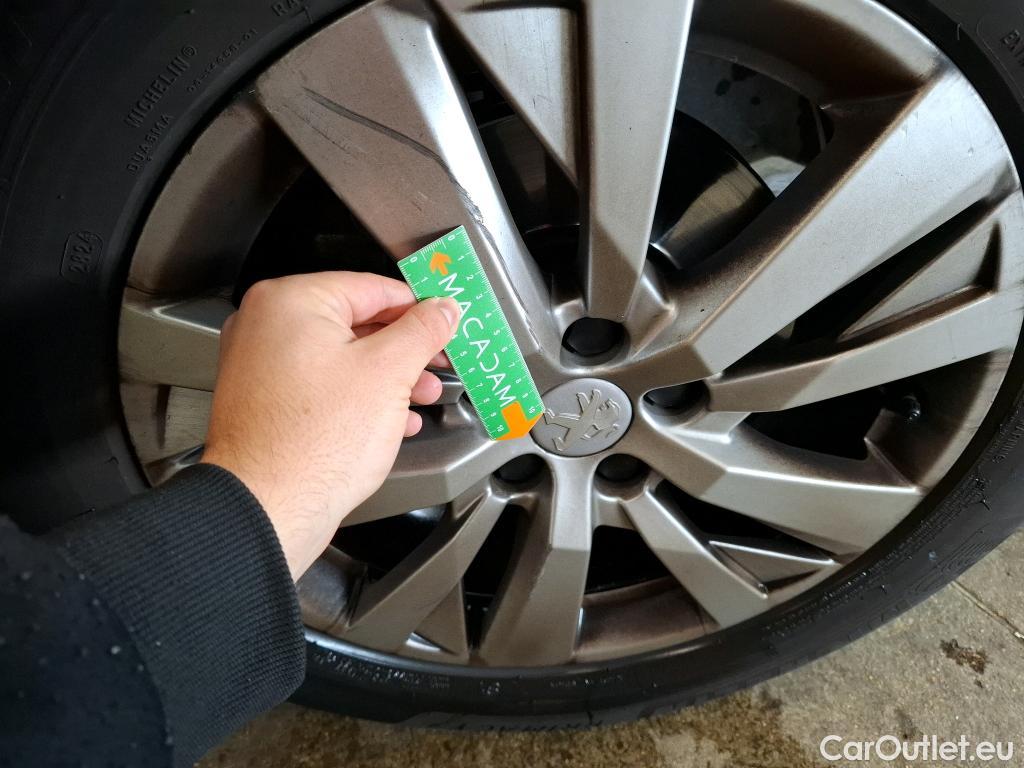  Peugeot  5008  Active Business 1.2 PureTech 130CV BVA8 E6d #6