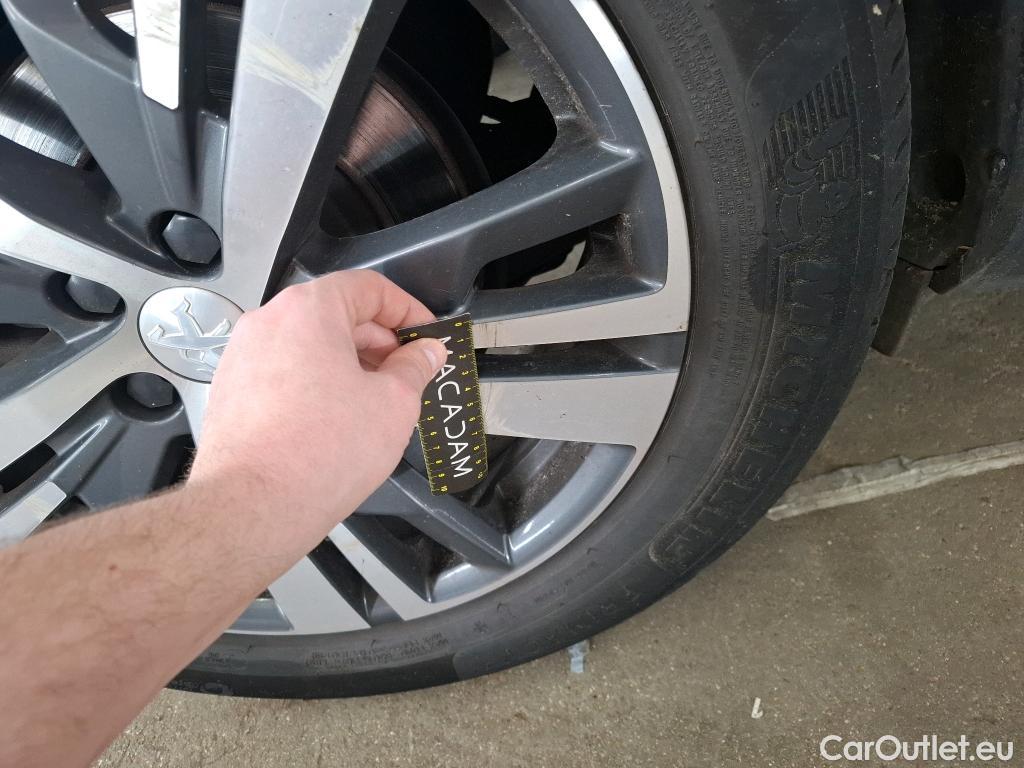  Peugeot  3008  II Allure Pack 1.5 HDi 130CV BVA8 E6d #46