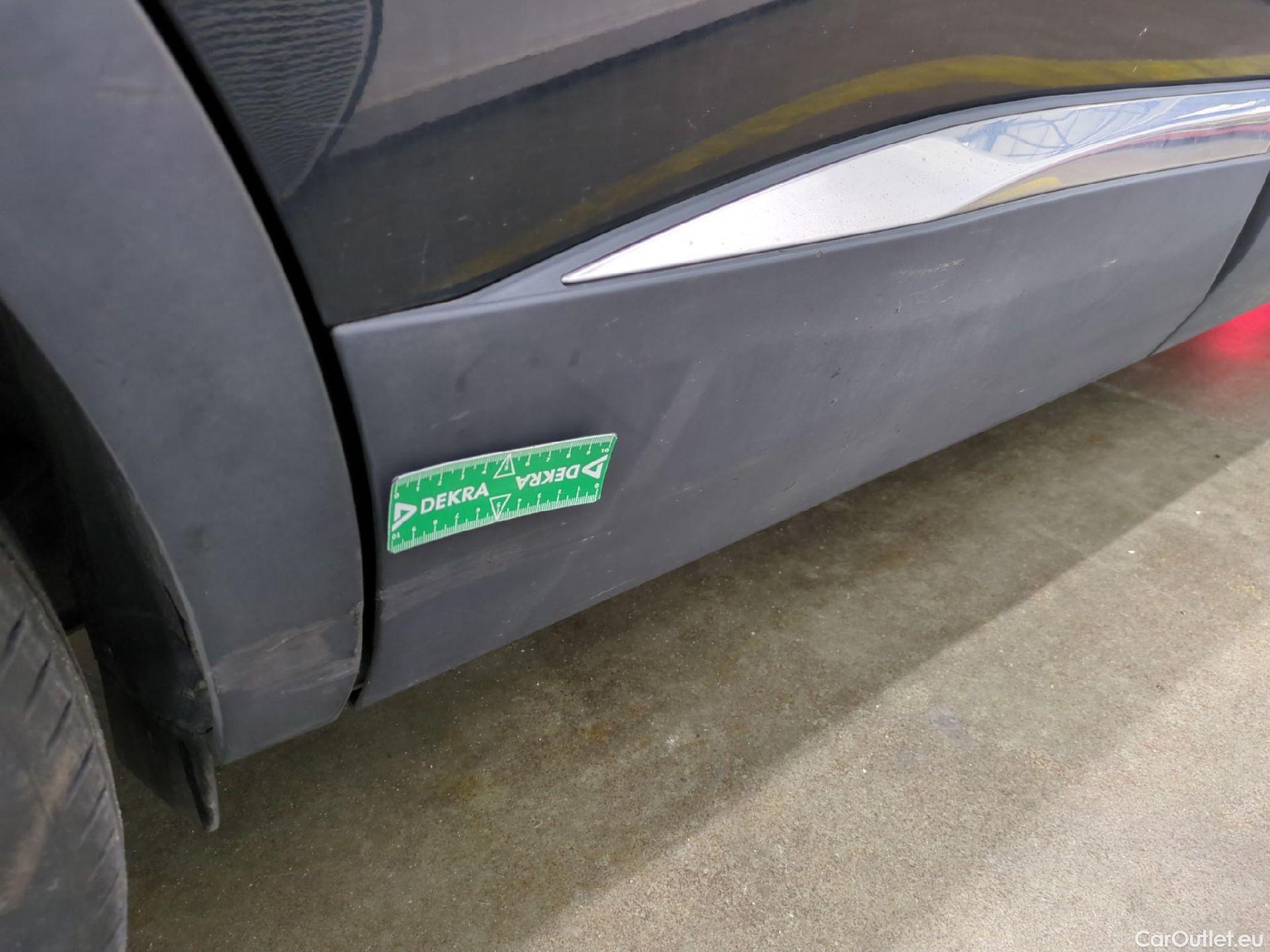  Peugeot  5008  Allure Pack 1.5 HDi 130CV BVA8 7 Sieges E6d #32