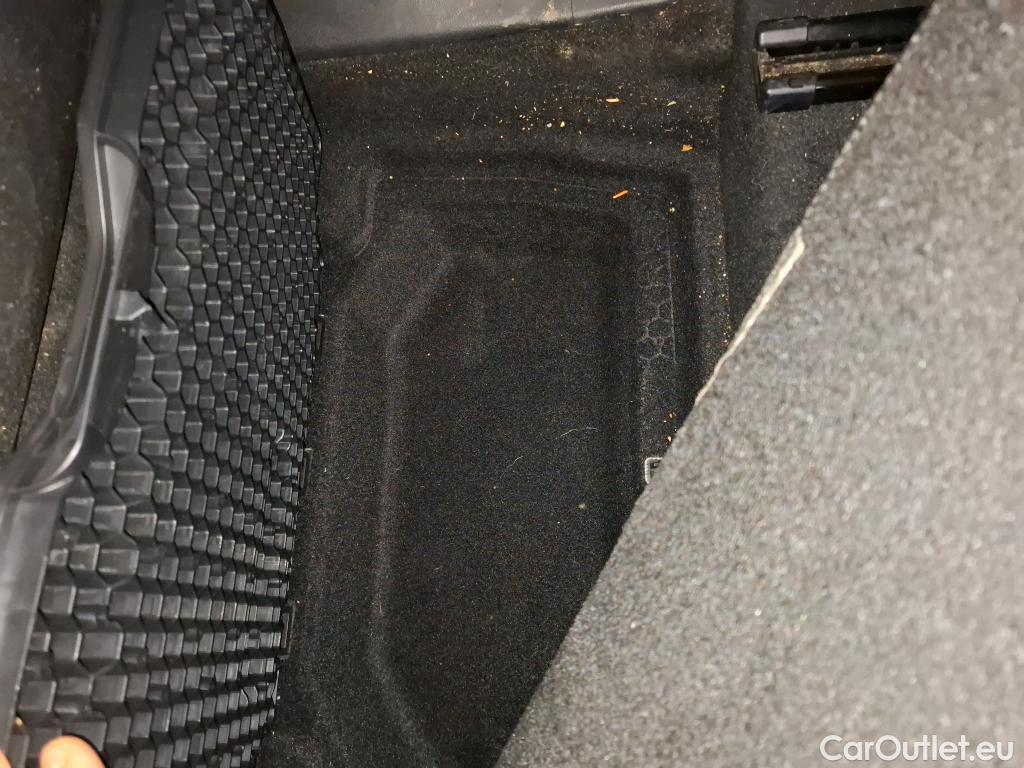  Peugeot  5008  Active Business 1.2 PureTech 130CV BVA8 E6d #16