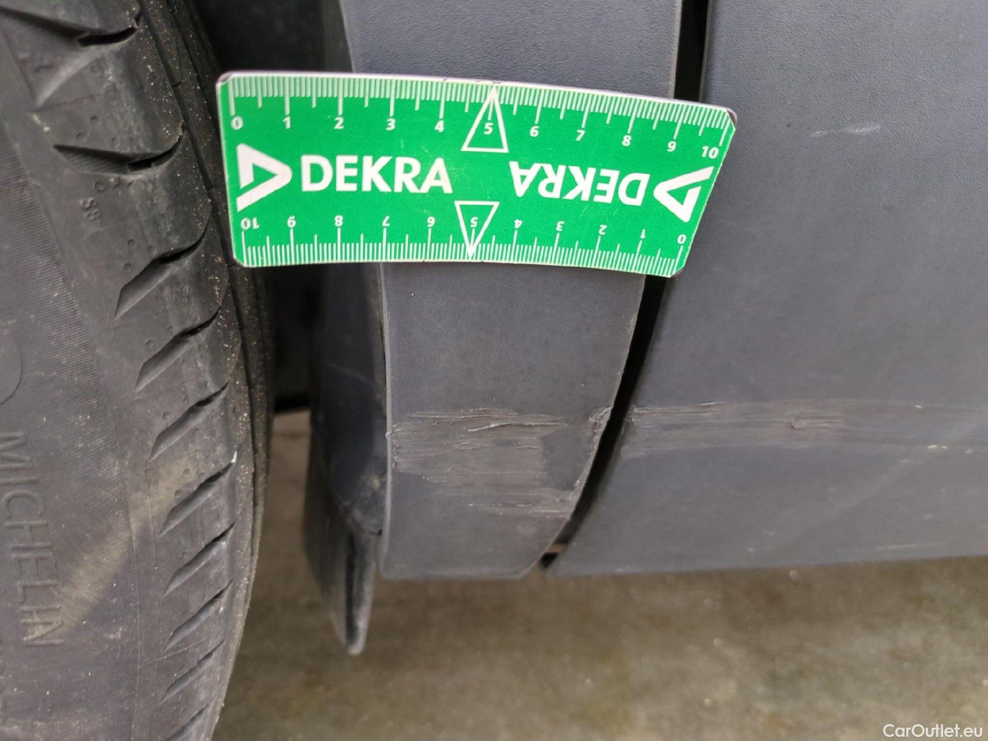  Peugeot  5008  Allure Pack 1.5 HDi 130CV BVA8 7 Sieges E6d #29