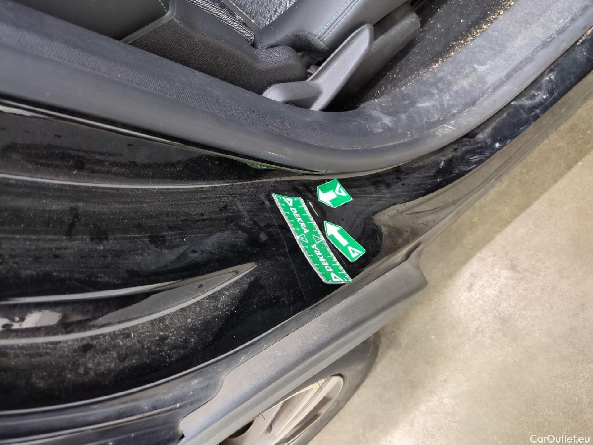  Peugeot  5008  Allure Pack 1.5 HDi 130CV BVA8 7 Sieges E6d #28