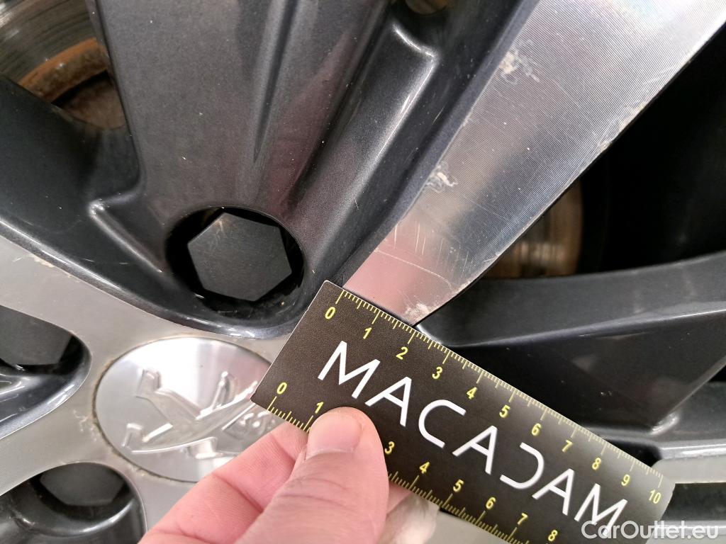  Peugeot  3008  Allure Pack 1.5 HDi 130CV BVA8 E6d #38