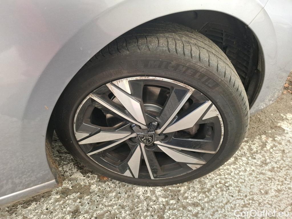  Peugeot  308  Allure 1.5 HDi 130CV BVA8 E6d #47