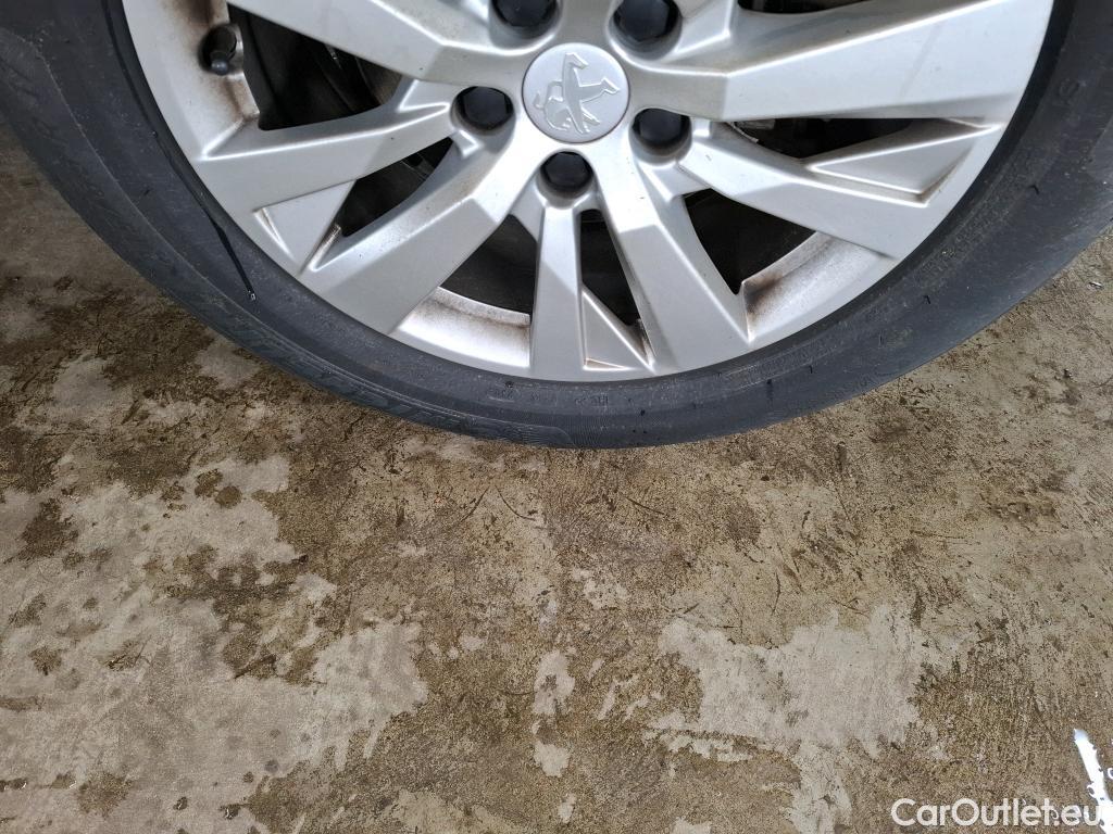  Peugeot  5008  Active Business 1.2 PureTech 130CV BVA8 E6d #18