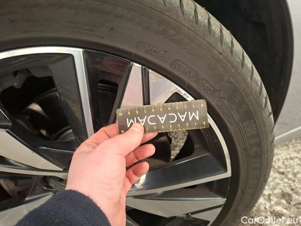  Peugeot  308  Allure 1.5 HDi 130CV BVA8 E6d #31