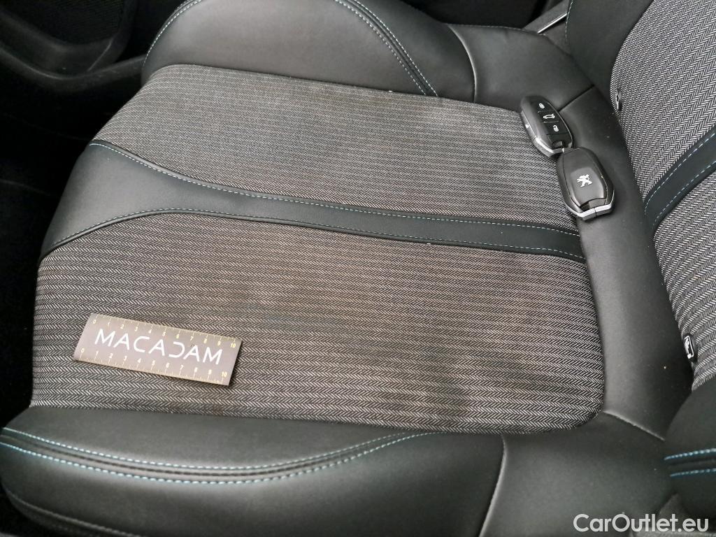  Peugeot  3008  Allure Pack 1.5 HDi 130CV BVA8 E6d #44