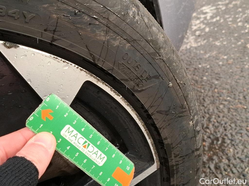  Peugeot  308 PEUGEOT  SW  2021  5P  Break BlueHDi 130 EAT8 ALLURE PACK #47