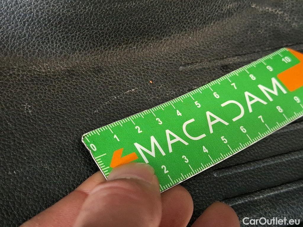  Renault  Captur RENAULT  / 2019 / 5P / SUV Business TCe 140 EDC FAP -21 #2