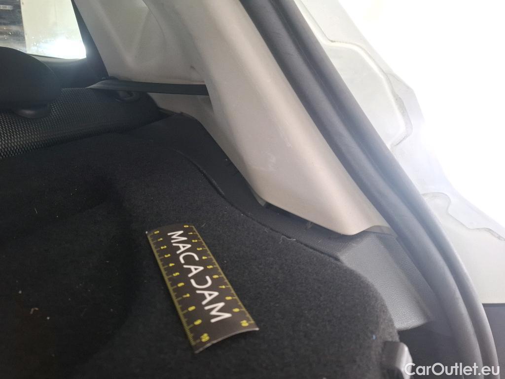  Renault  Clio  IV Business 0.9 TCe 90CV BVM5 E6 #11