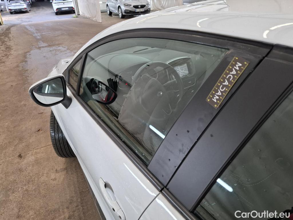  Renault  Clio  IV Business 0.9 TCe 90CV BVM5 E6 #52