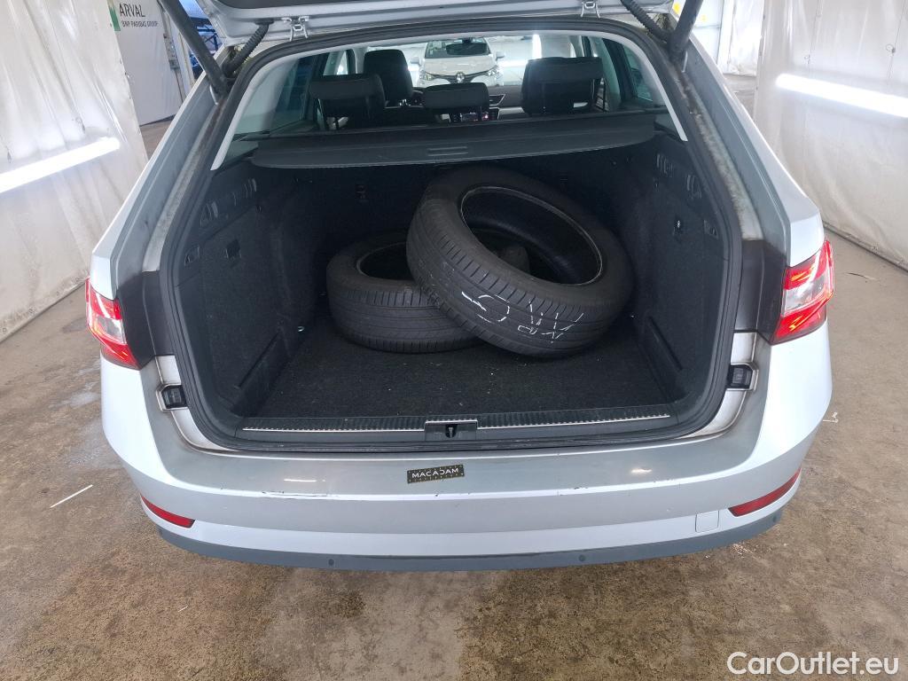  Skoda  Superb  Break Business 2.0 TDI 150CV BVA7 E6d #32