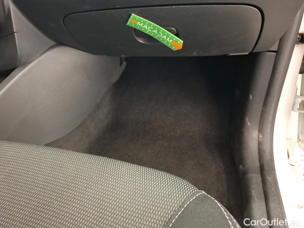  Renault  Clio  IV Zen 1.5 dCi 90CV BVM5 E5 #12