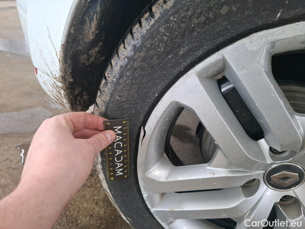  Renault  Clio  IV Business 0.9 TCe 90CV BVM5 E6 #38