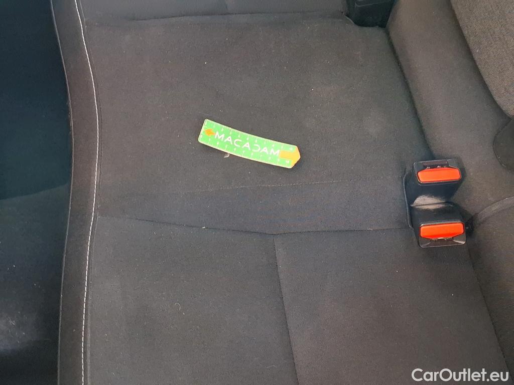  Renault  Captur RENAULT  / 2019 / 5P / SUV Business TCe 140 EDC FAP -21 #19