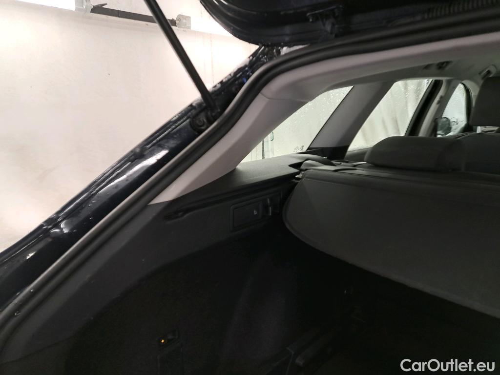  Seat  Leon SEAT  Sportstourer / 2020 / 5P / Break 2.0 TDI 150 DSG S&S Style Business #16