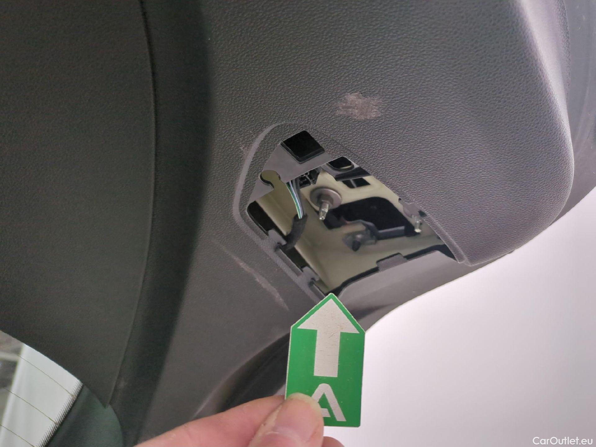  Renault  Megane  IV Berline 5pt. Business 1.3 TCe 115CV BVM6 E6d #17