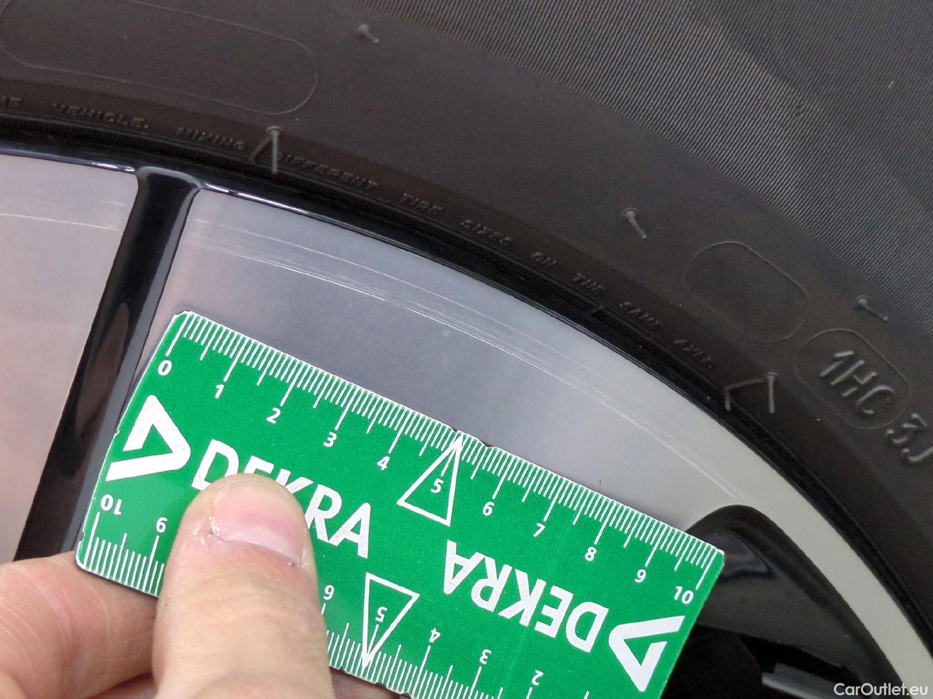  Volvo  XC 40 VOLVO XC40 / 2022 / 5P / SUV Recharge T5 262 DCT7 Plus #13