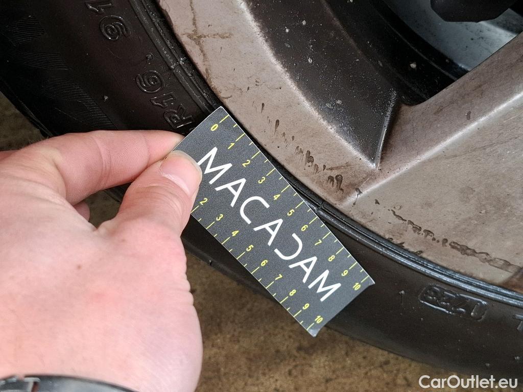  Volkswagen  Golf  VOLKSWAGEN / 2020 / 5P / Berline 2.0 TDI SCR 115 DSG7 Life Busi #9