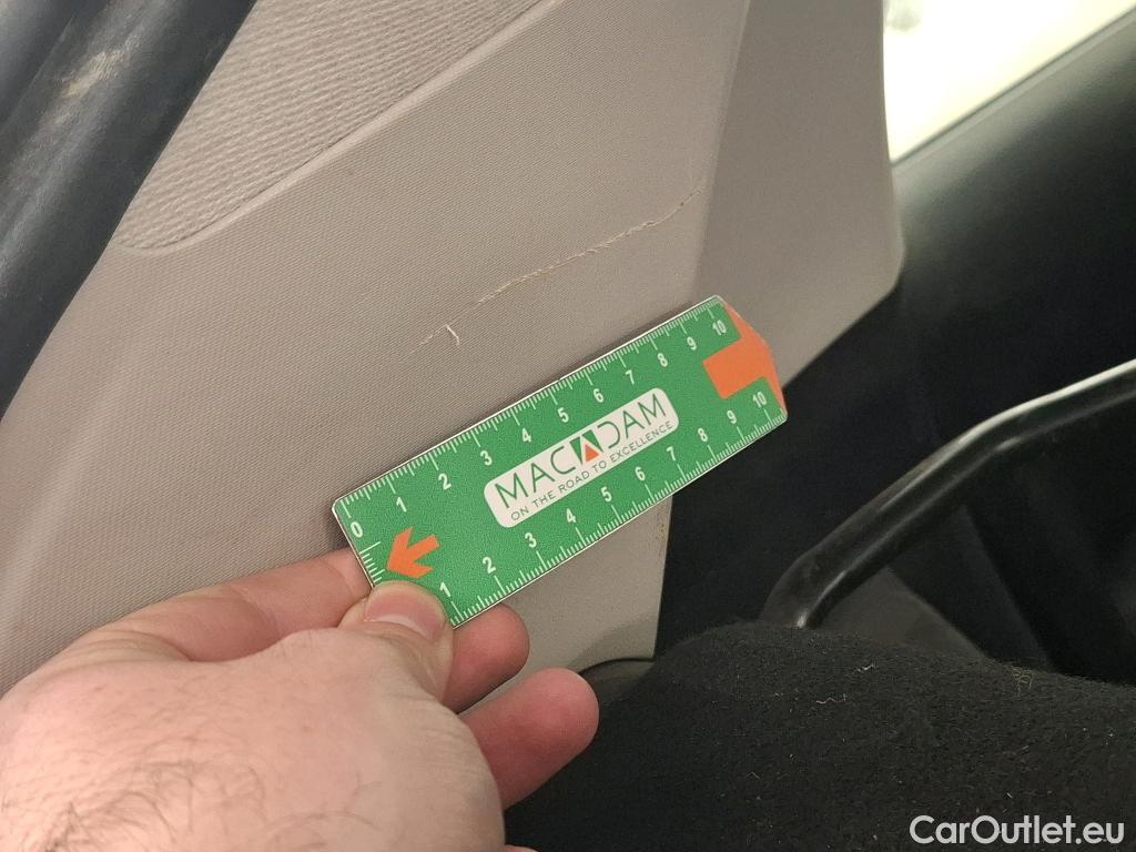  Citroen  C3 CITROEN  Société VU 5p Berline BlueHDi 100  BVM Feel #27