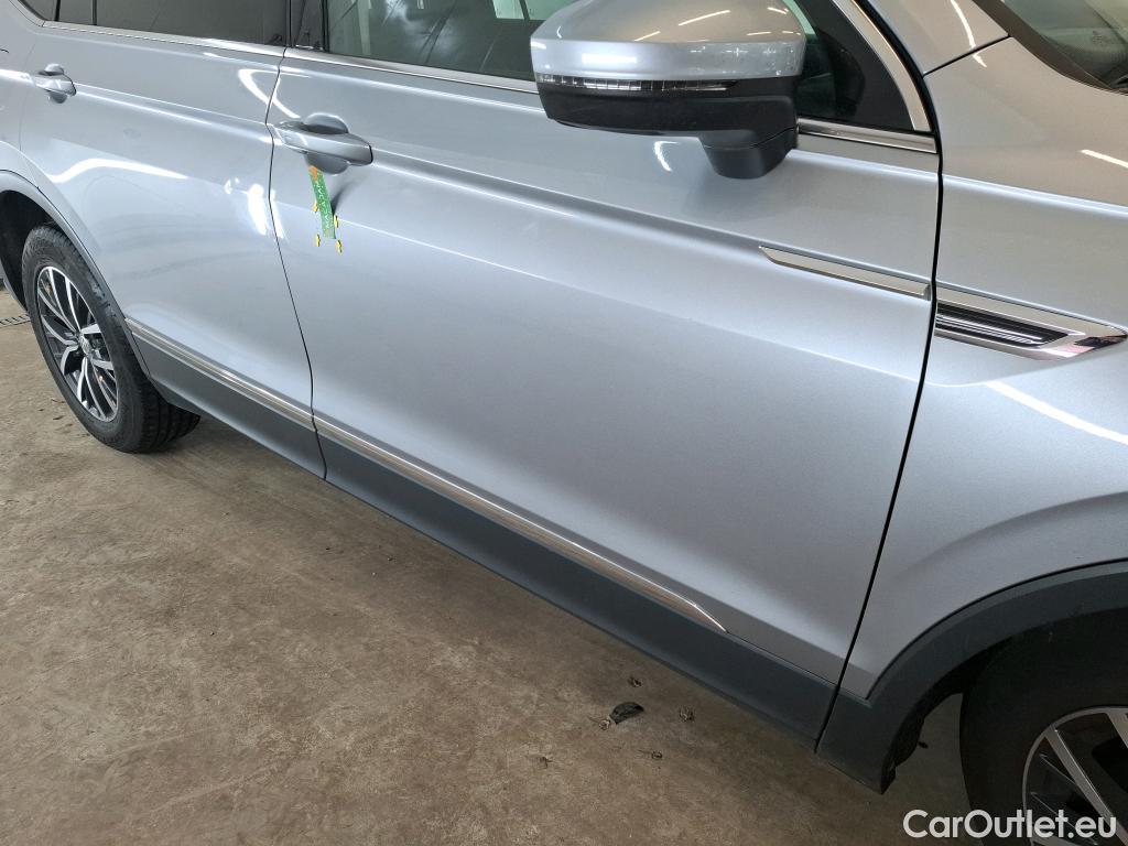  Volkswagen  Tiguan VOLKSWAGEN  Allspace / 2017 / 5P / SUV 2.0 TDI 150 DSG7 Confortline Business #29