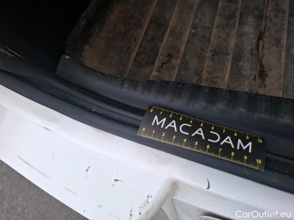  Citroen  C3  Société Feel 1.5 BlueHDI 100CV BVM5 E6dT #6