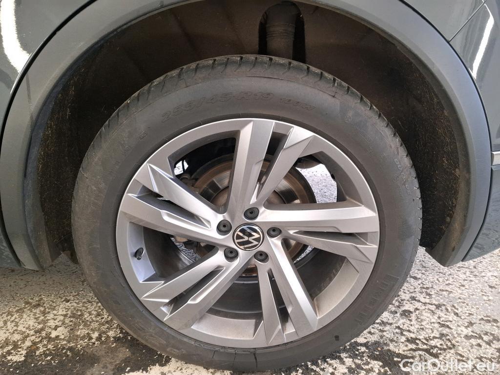  Volkswagen  Tiguan VOLKSWAGEN  / 2020 / 5P / SUV 2.0 TDI 150 DSG7 R-Line #10